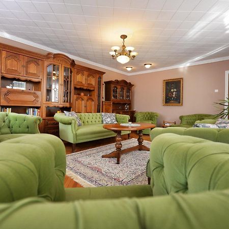 Hajduhegy Vendeghaz Apartment เอ็กเกอร์ ภายนอก รูปภาพ