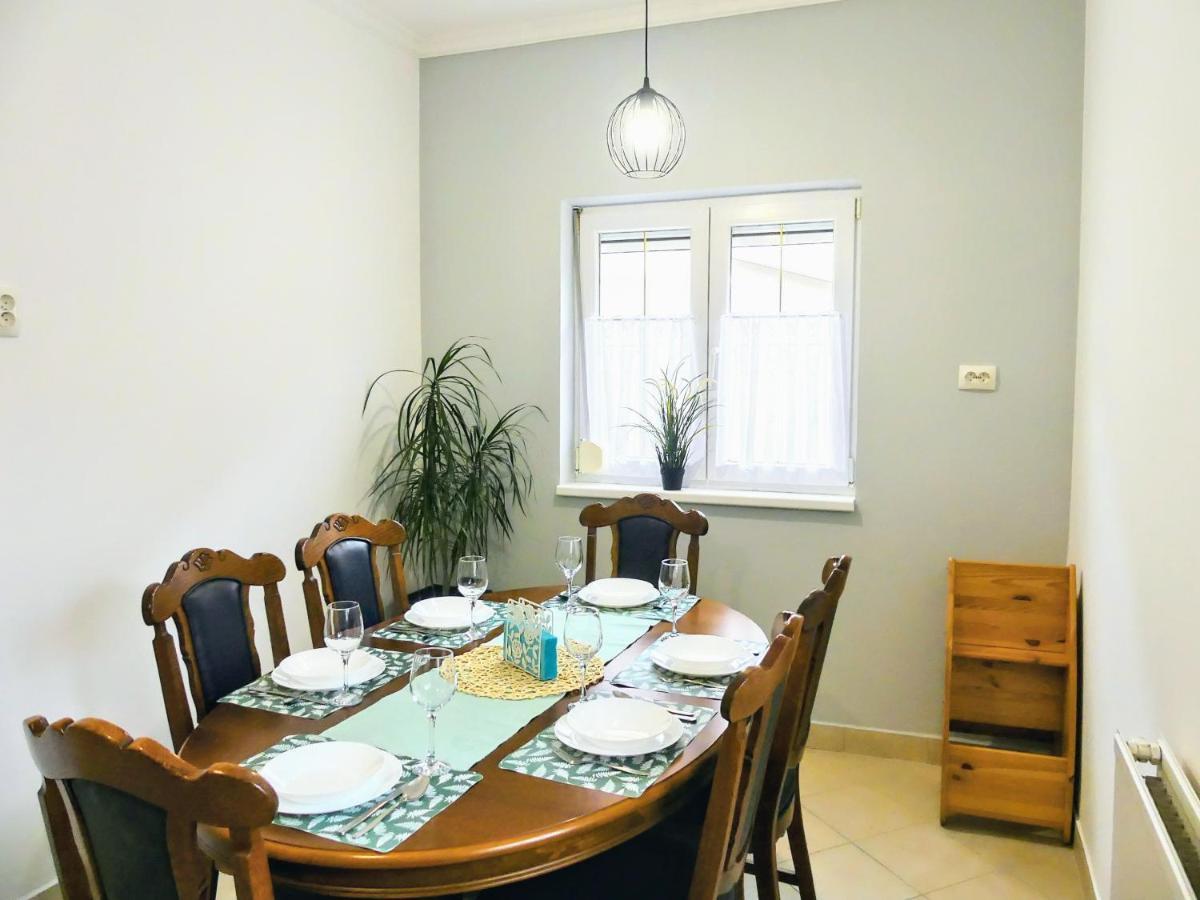 Hajduhegy Vendeghaz Apartment เอ็กเกอร์ ภายนอก รูปภาพ