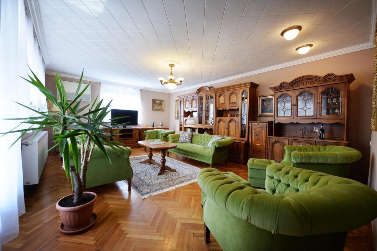 Hajduhegy Vendeghaz Apartment เอ็กเกอร์ ภายนอก รูปภาพ