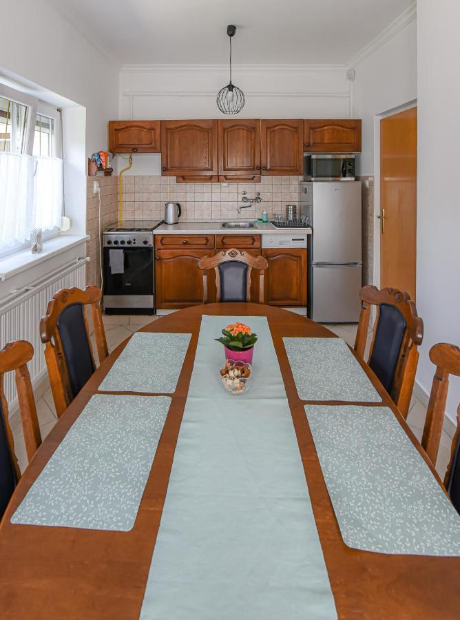 Hajduhegy Vendeghaz Apartment เอ็กเกอร์ ภายนอก รูปภาพ