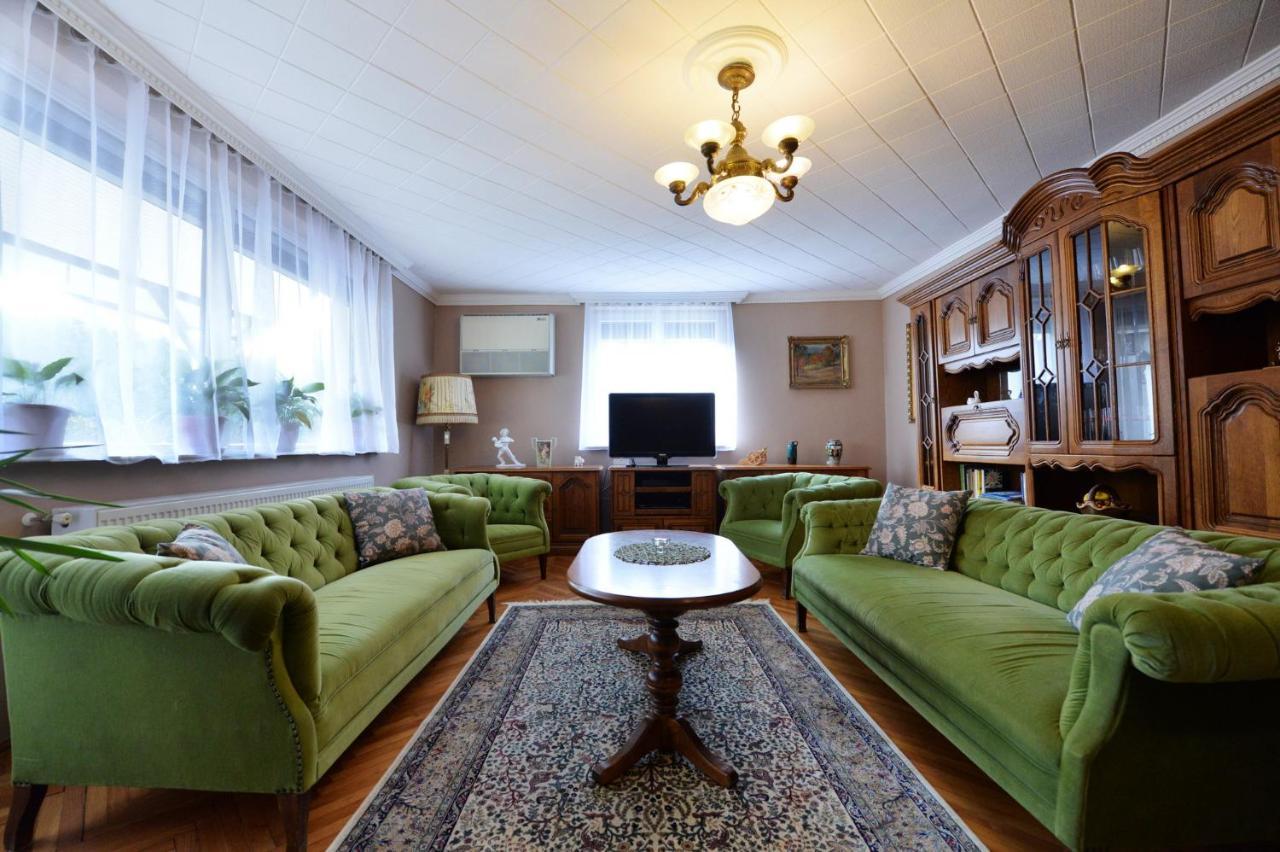 Hajduhegy Vendeghaz Apartment เอ็กเกอร์ ภายนอก รูปภาพ